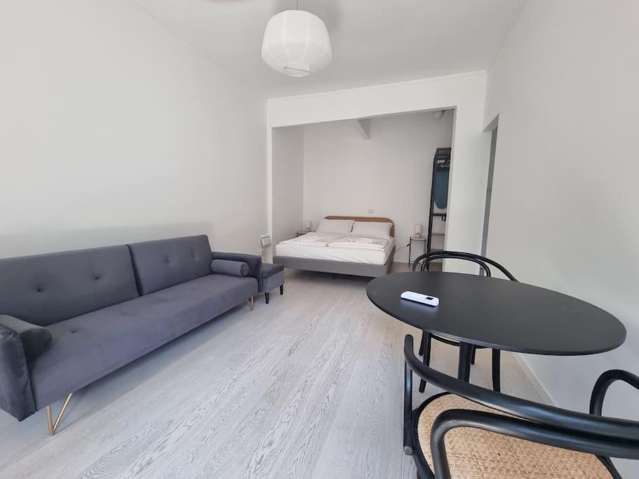 Milan New Apartment In Lively Central Area Екстер'єр фото